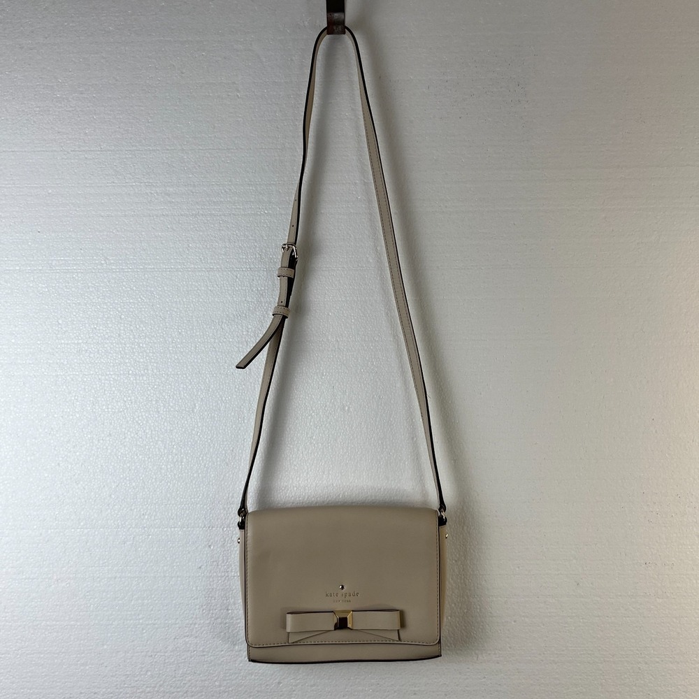 Kate Spade New‎ York Hollie Street Ruby Crossbody Bag Purse Beige Bow Minimalist - Picture 2 of 16